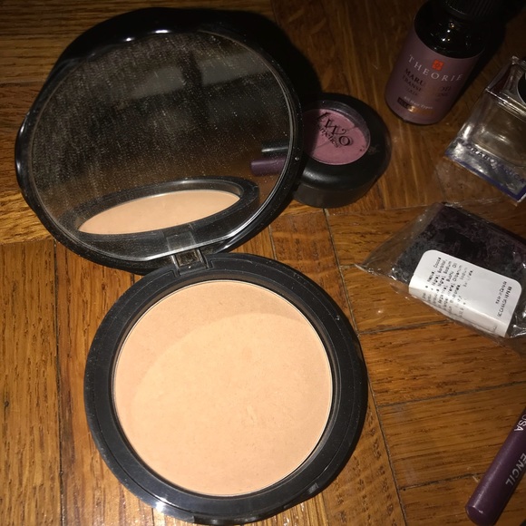 Make up bundle - Picture 2 of 3